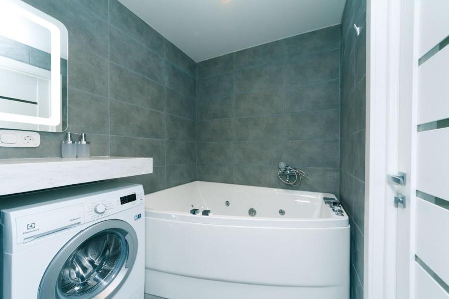 Appartement 7 Вулиця Саксаганського à Kiev Extérieur photo